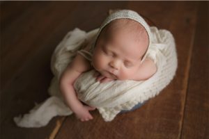 tacoma puyallup newborn baby photographer session