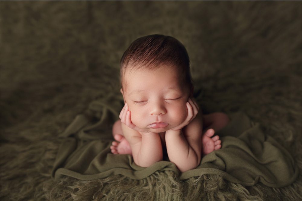 tacoma newborn session | christina mae photography | www.christinamaephotography.com