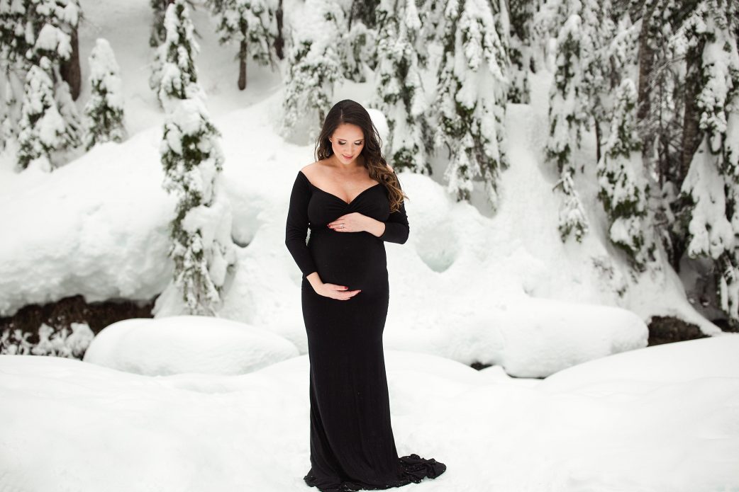 winter_snow_maternity_session_JZ_1 - Christina Mae Photography