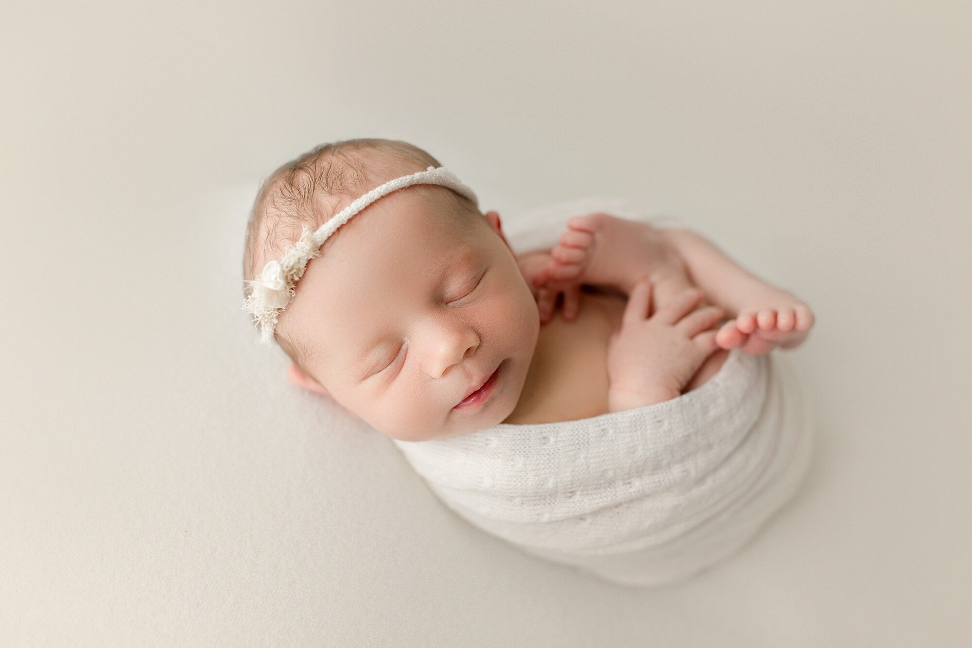 newborn baby photographer Puyallup | girl posed session