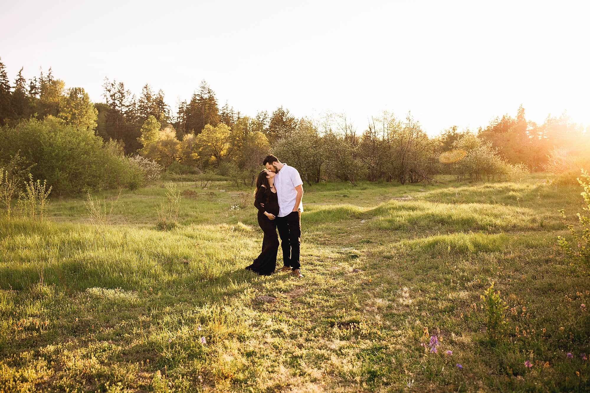 maternity photographer puyallup | Sunset photo session