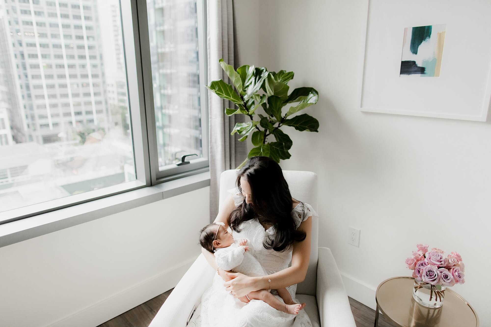 lifestyle newborn photographer high rise seattle