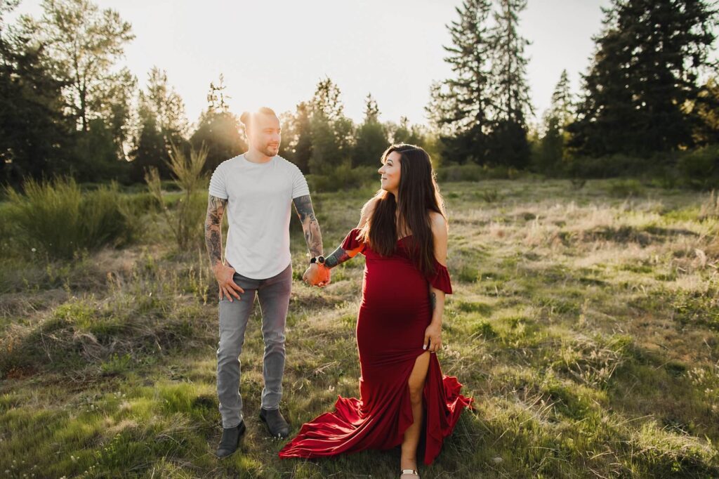 sunset maternity session in puyallup wa by best newborn photographer Christina Mae Photography