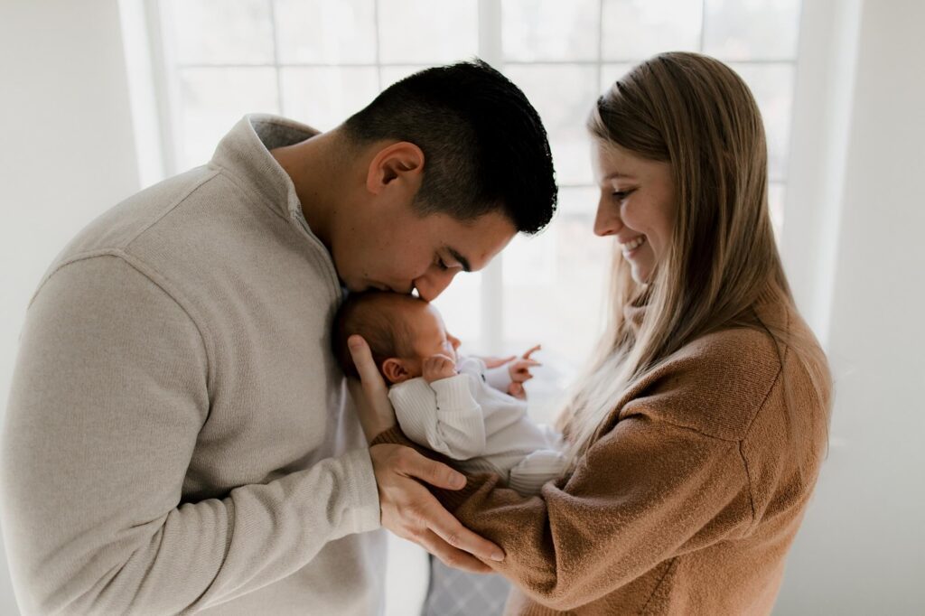 seattle lifestyle family newborn photographer