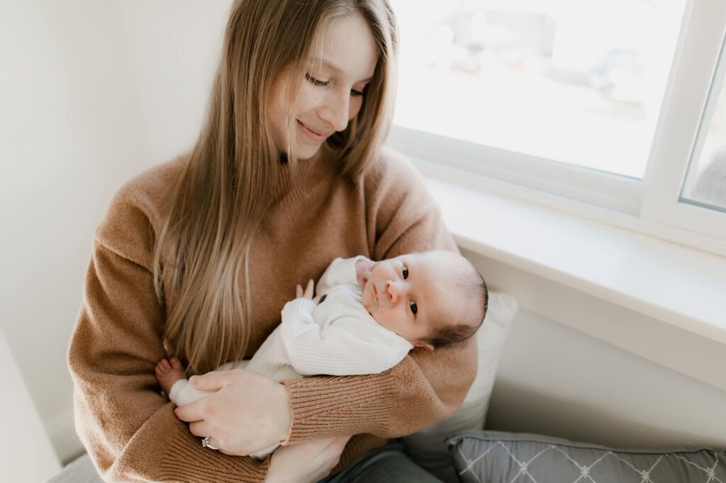 seattle lifestyle family newborn photographer