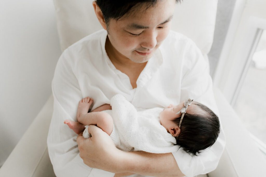 seattle lifestyle newborn family photographer with grandparents