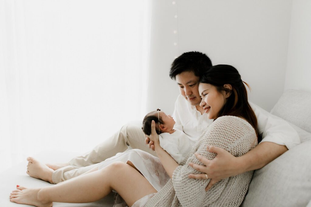 seattle lifestyle newborn family photographer with grandparents