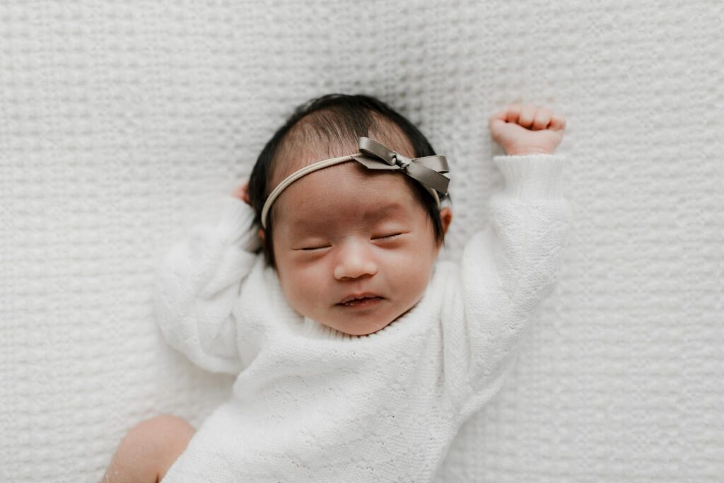 seattle lifestyle newborn family photographer with grandparents