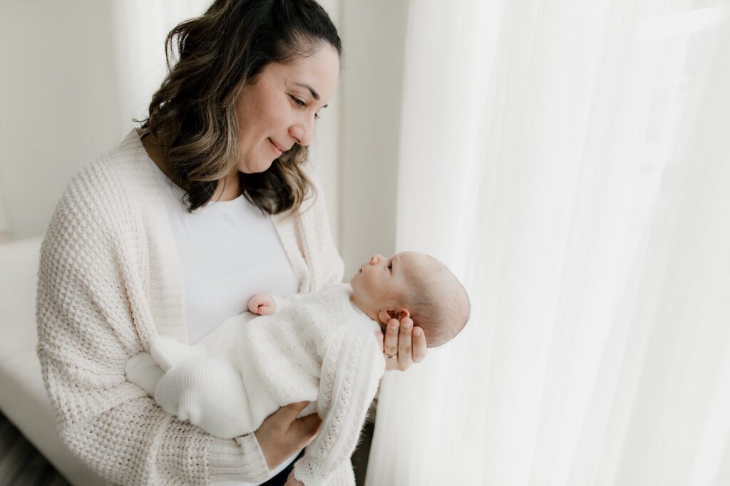 Seattle Lifestyle Newborn Family Photographer