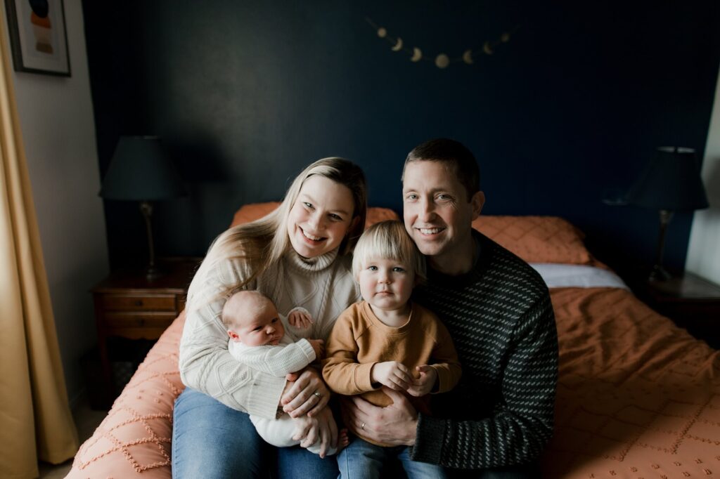 lifestyle newborn photographer Des Moines wa