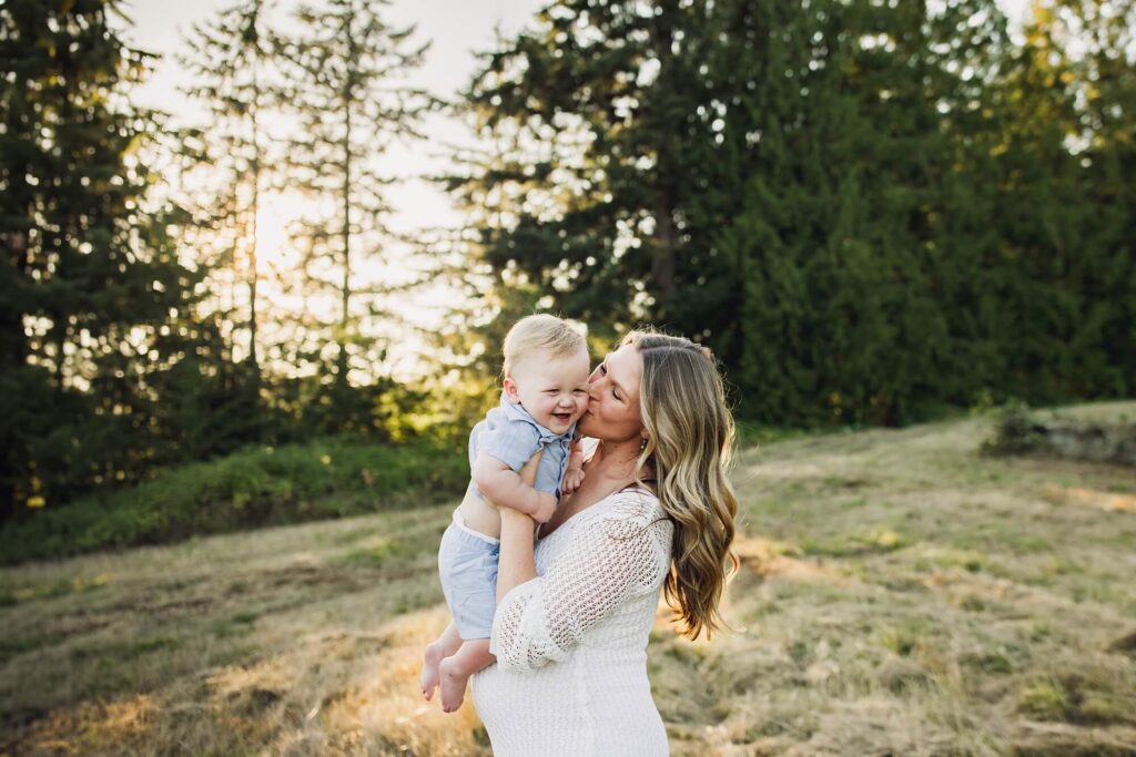 family maternity session clark lake kent wa