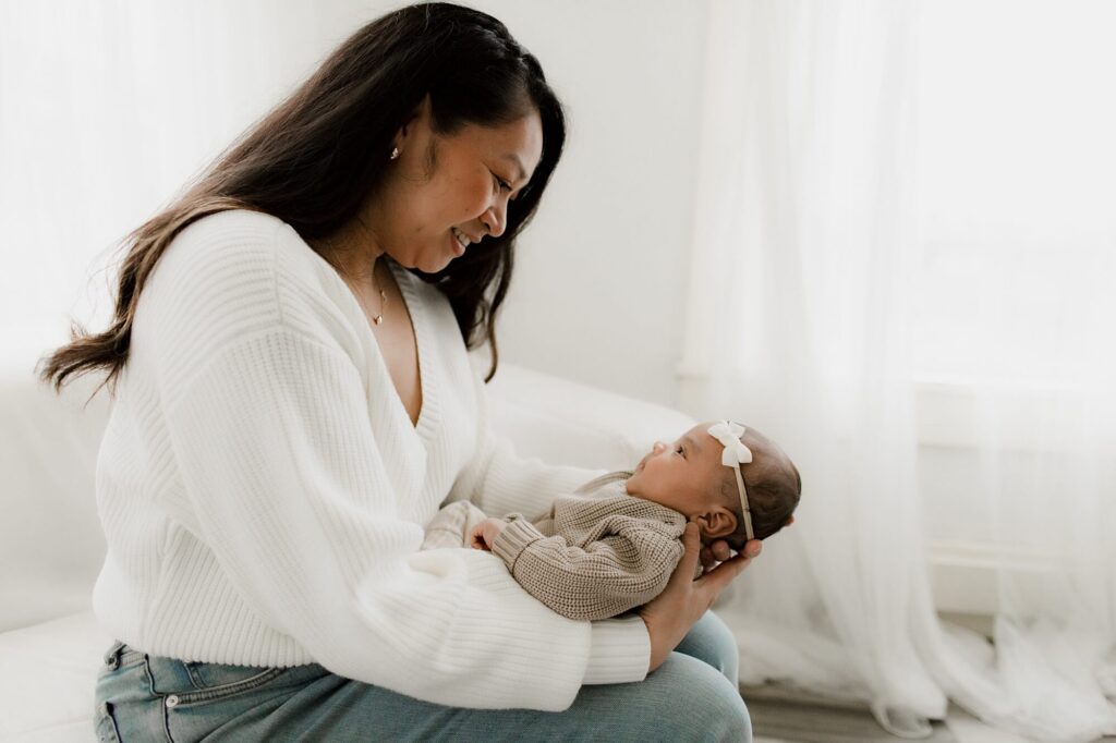 seattle studio lifestyle newborn family photographer