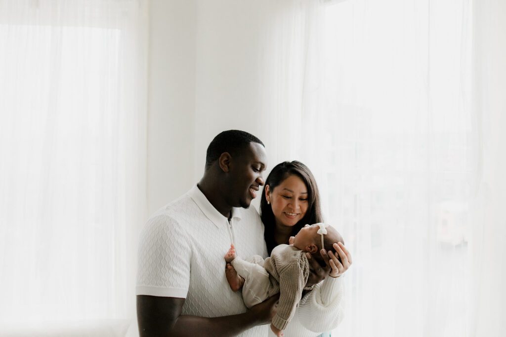 seattle studio lifestyle newborn family photographer