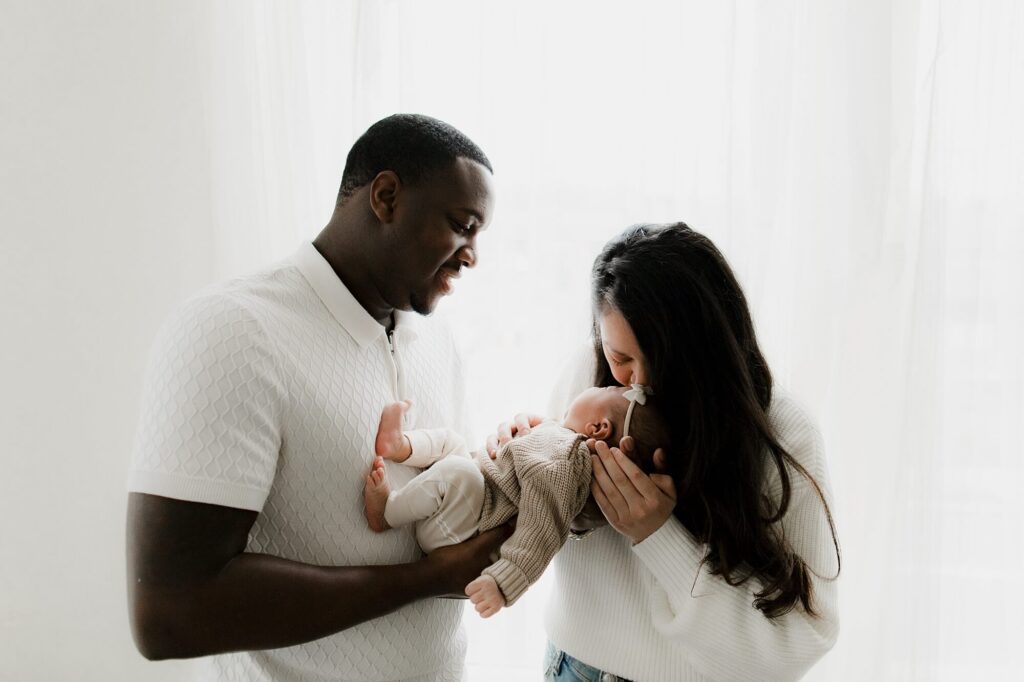 seattle studio lifestyle newborn family photographer