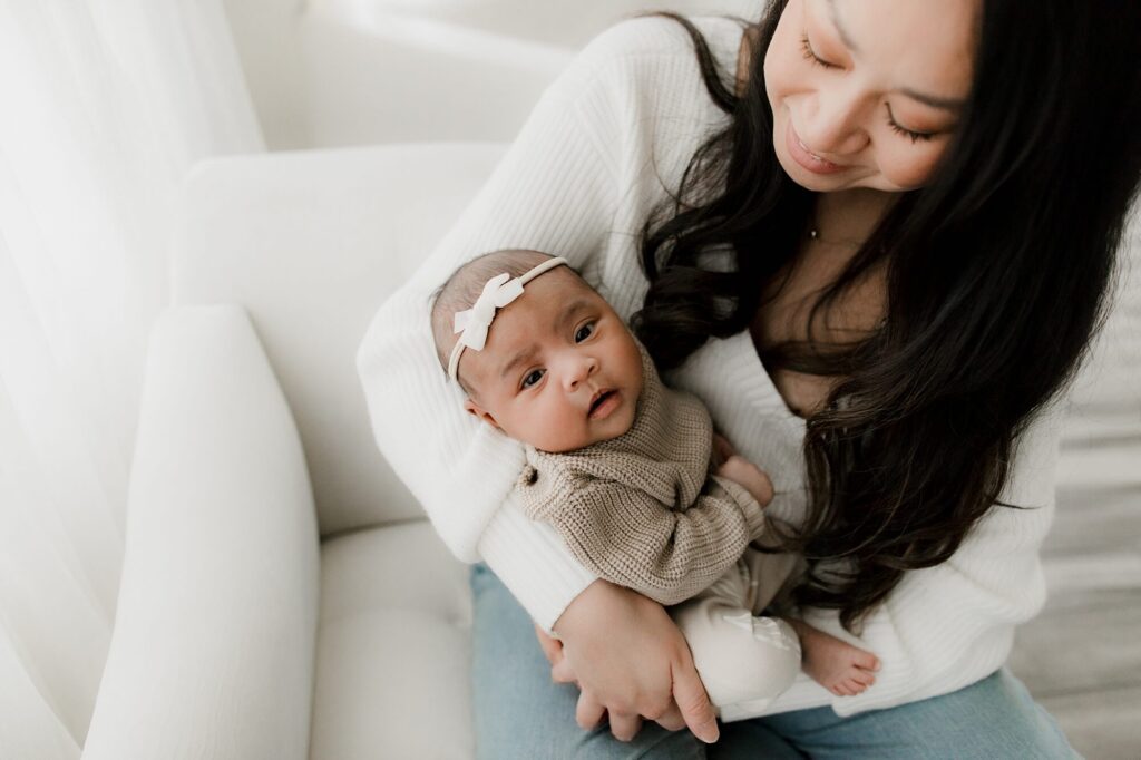 seattle studio lifestyle newborn family photographer