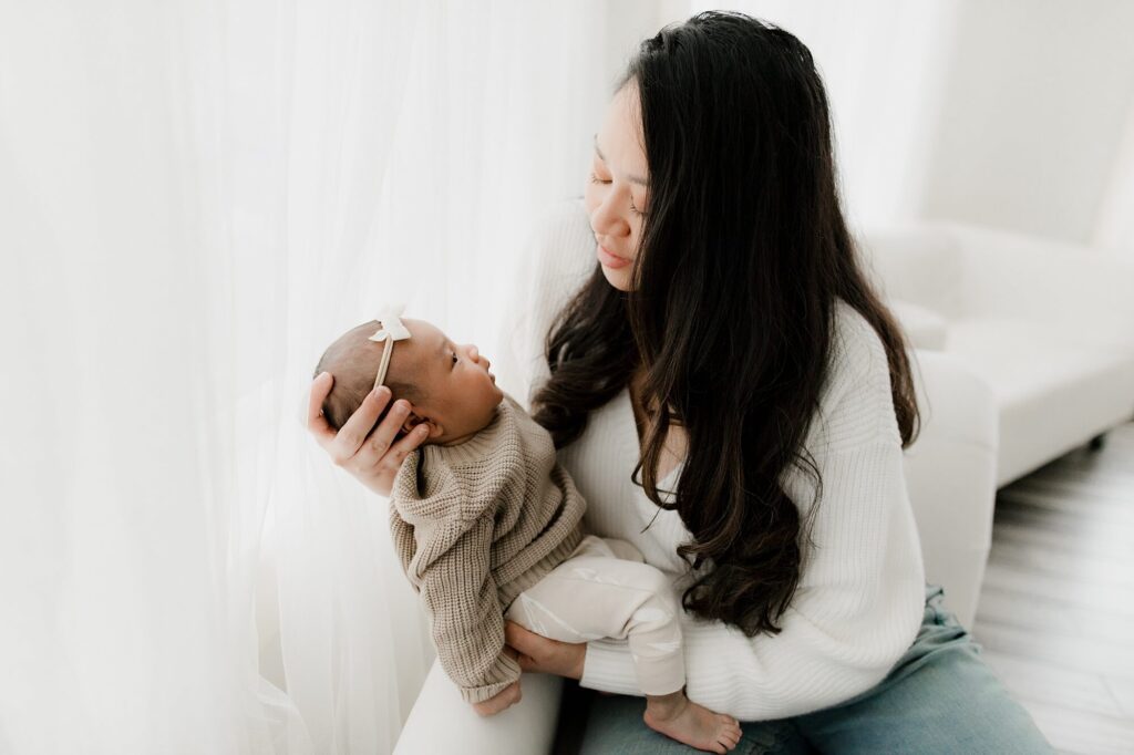 seattle studio lifestyle newborn family photographer