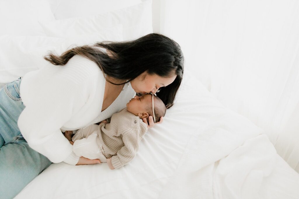 seattle studio lifestyle newborn family photographer