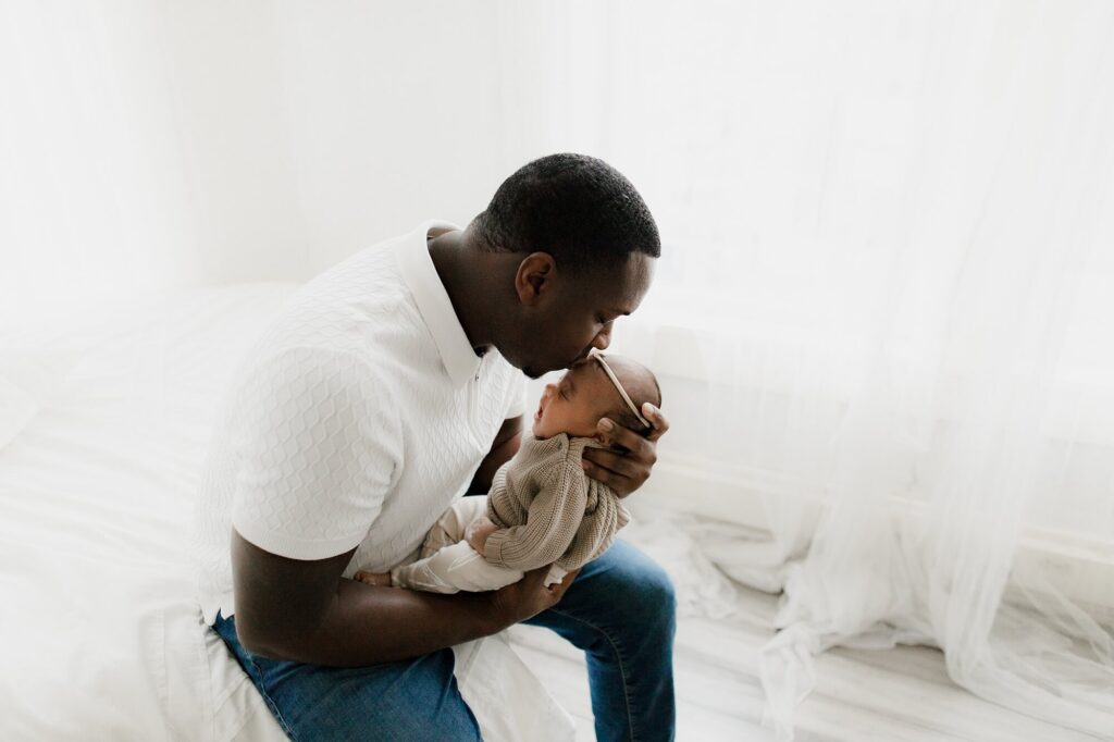 seattle studio lifestyle newborn family photographer