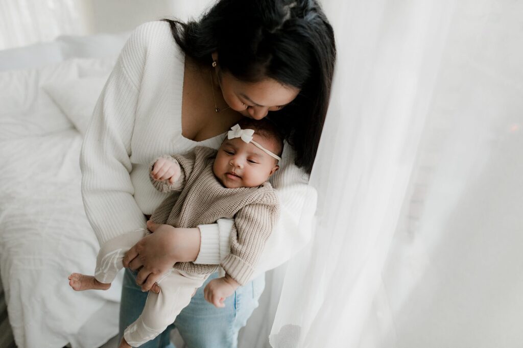 seattle studio lifestyle newborn family photographer