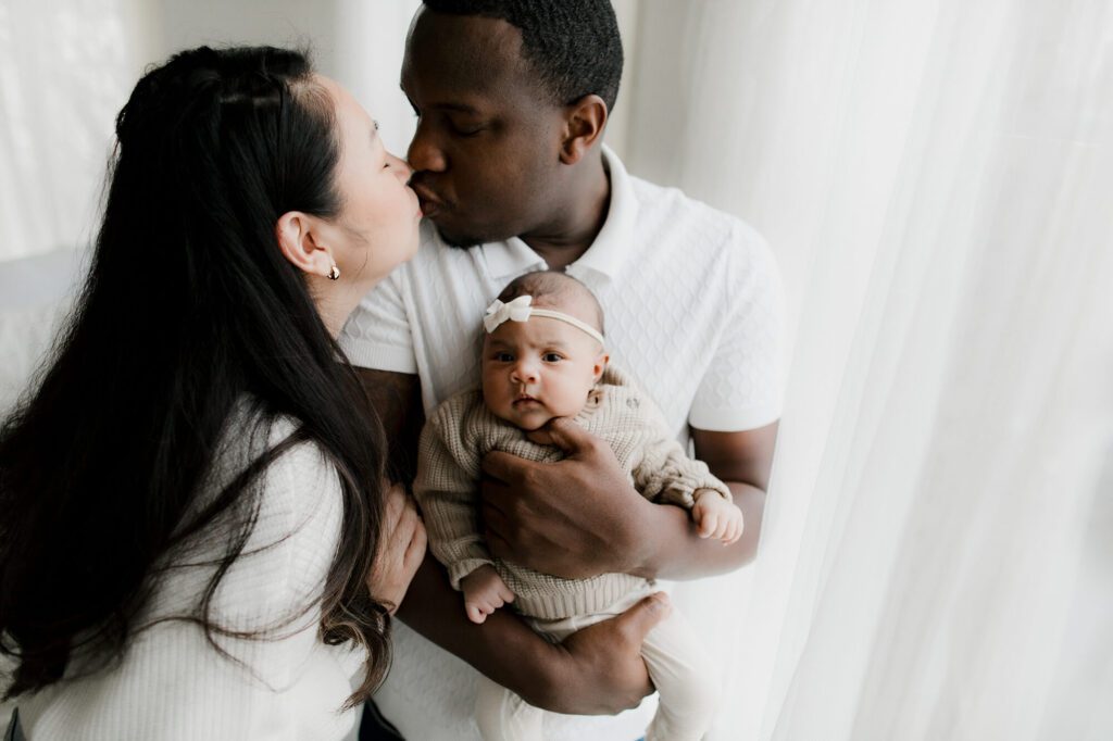 seattle studio lifestyle newborn family photographer