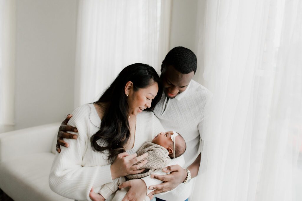 seattle studio lifestyle newborn family photographer