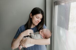 Seattle newborn family lifestyle photographer