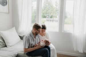 lifestyle newborn photography in seattle home