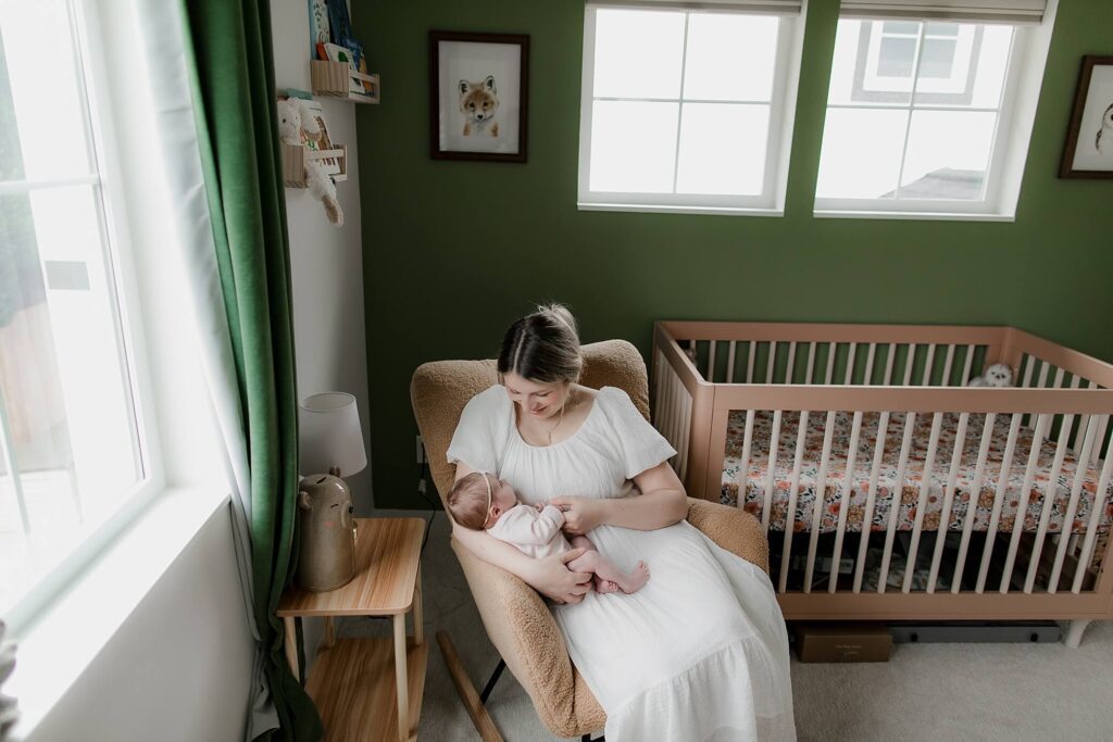 lifestyle newborn photography in seattle home
