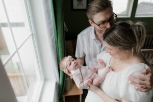 lifestyle newborn photography in seattle home