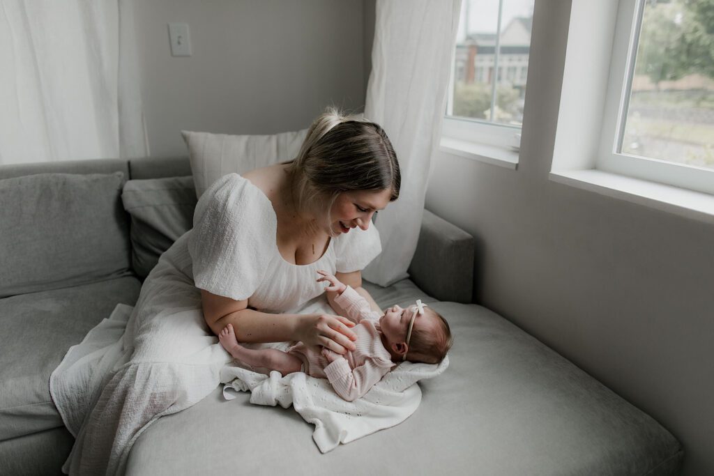 lifestyle newborn photography in seattle home