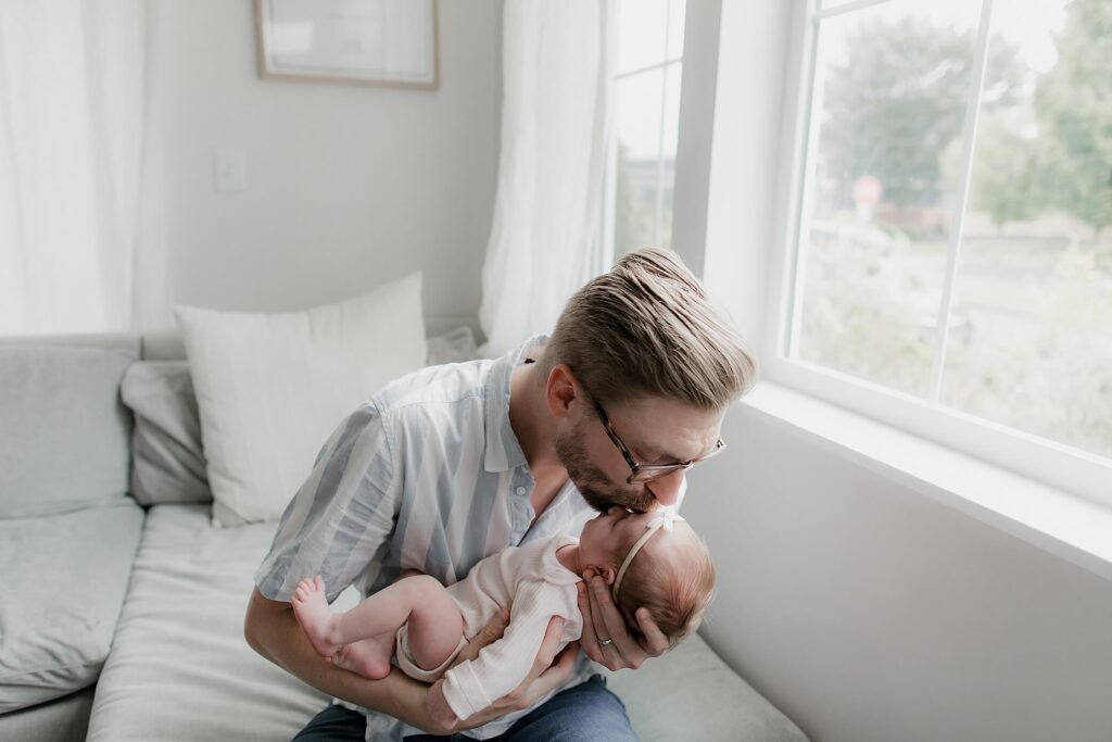 lifestyle newborn photography in seattle home